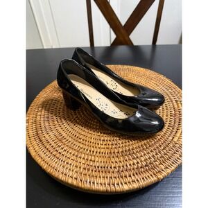 CL by Laundry Womens Black Patent Block Heel Round Toe Pumps Size 6M Scuffed